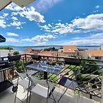 Mar Apartment *