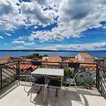 Mar Apartment *